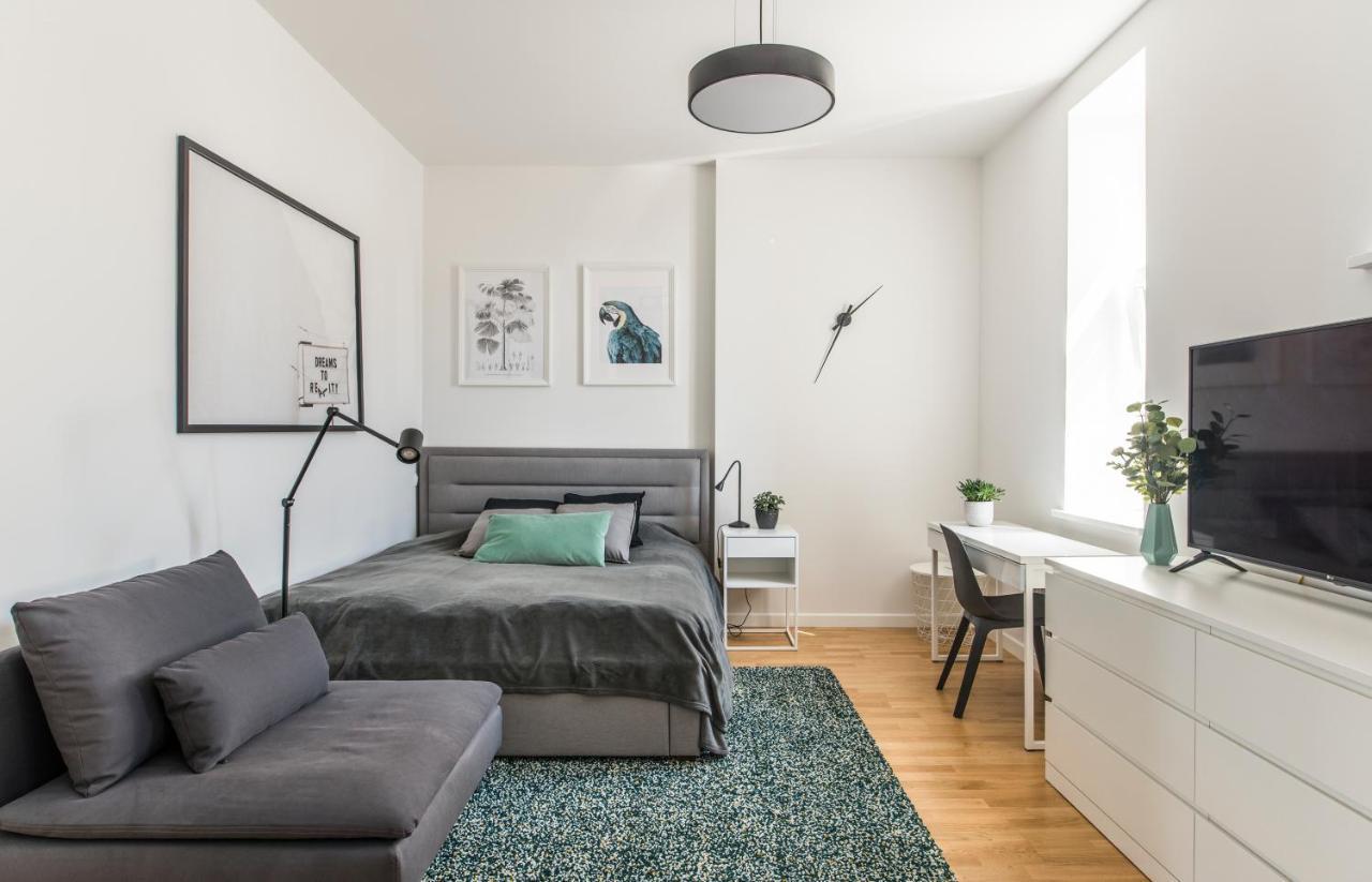 Cozy Modern Studio - Great For Short Trips Riga Exterior photo