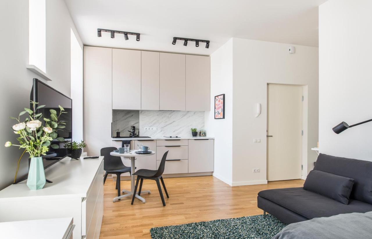 Cozy Modern Studio - Great For Short Trips Riga Exterior photo